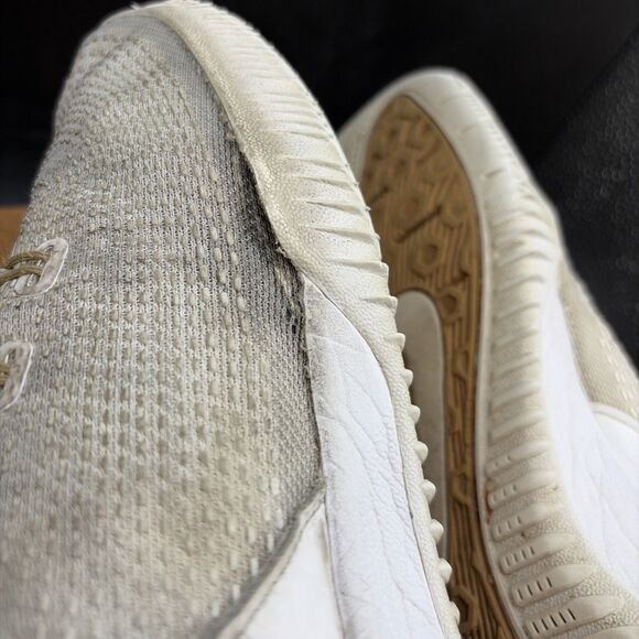 Athletic_Shoes